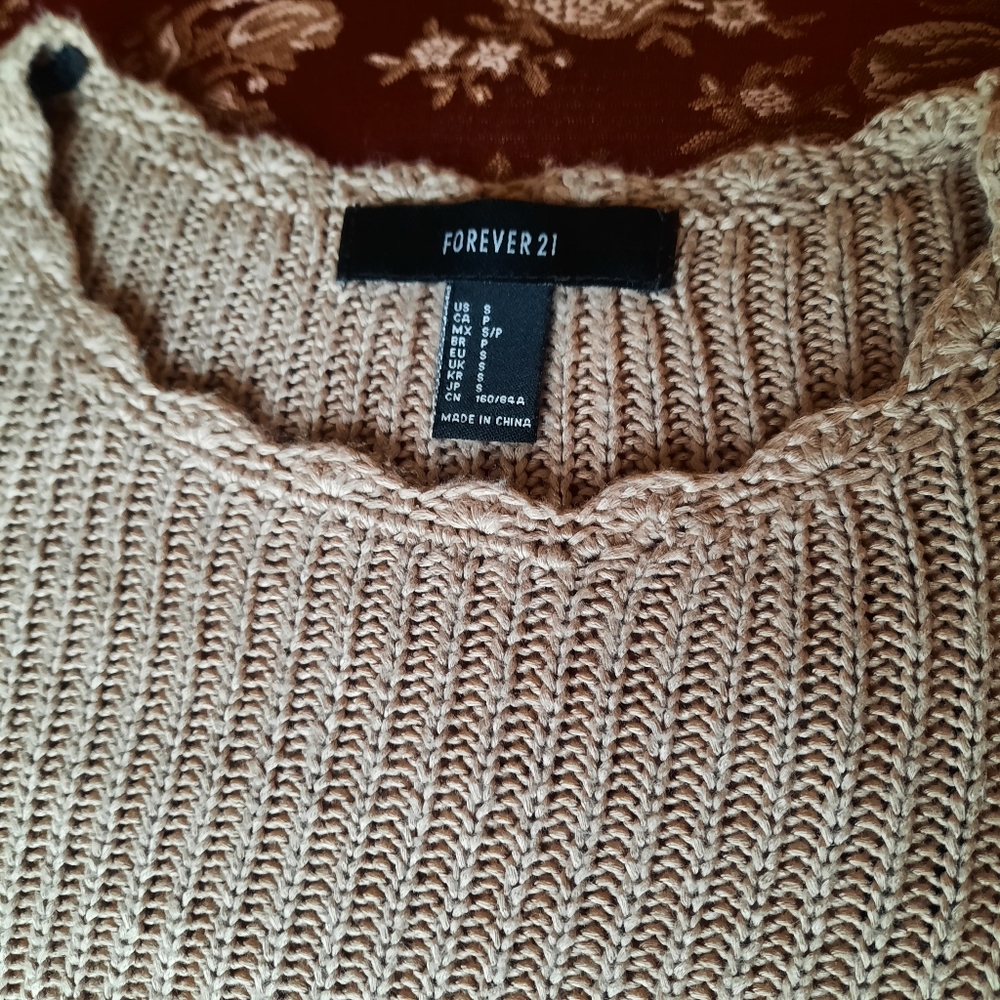Forever 21 Cropped Sweater - Picture 3 of 4